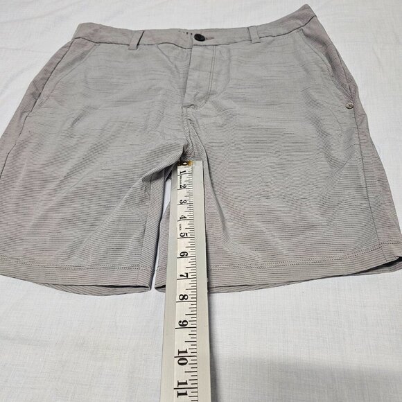 Vuori Pebble Men Shorts  Size 30 Steel - Picture 8 of 14